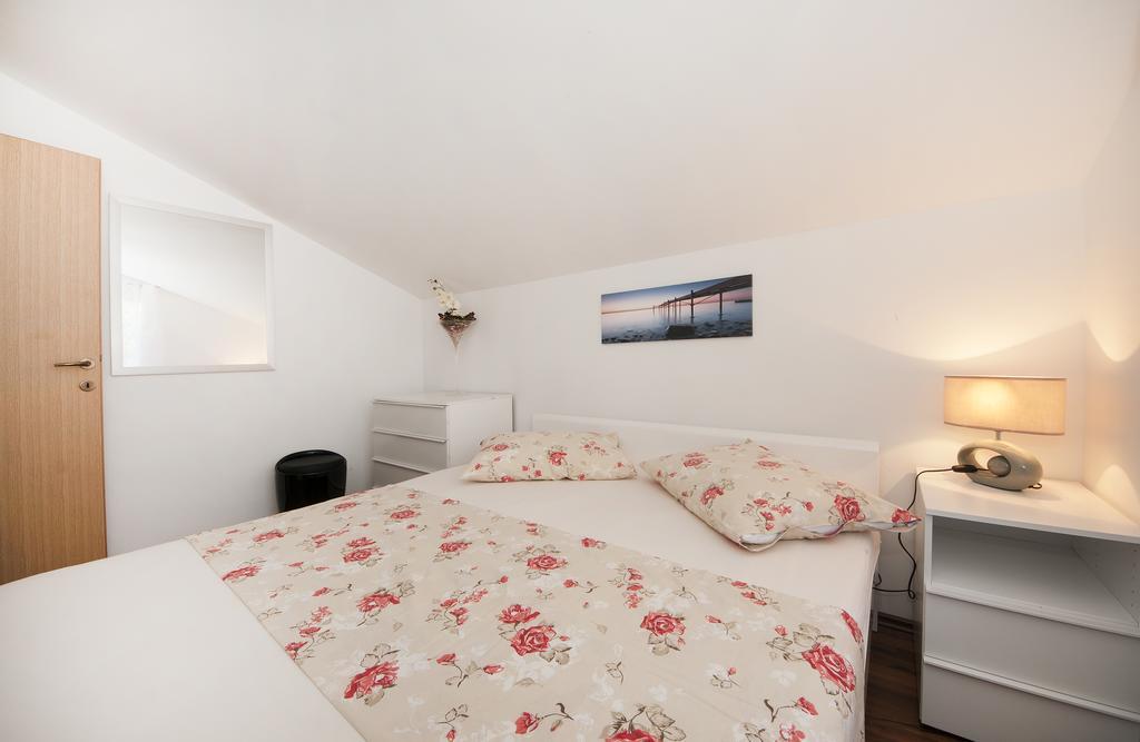 Guest House Loranum Sevid Habitación foto