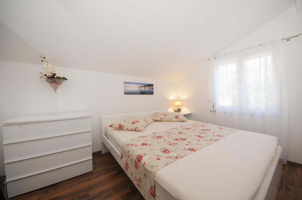 Guest House Loranum Sevid Habitación foto